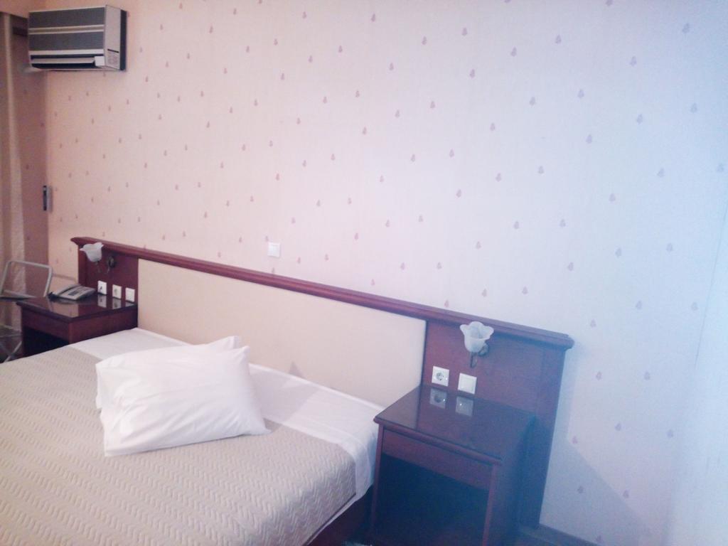 Park Hotel Loutraki Bagian luar foto