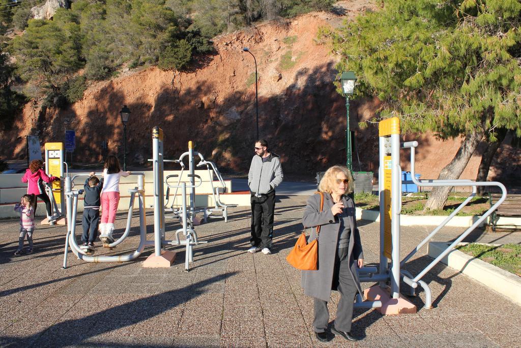 Park Hotel Loutraki Bagian luar foto